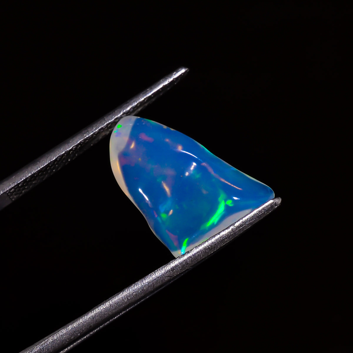Unique Top Grade Quality 100% Natural Welo Fire White Ethiopian Opal Polished Rough Loose Gemstone For Making Jewelry 15X9X4MM 2 Cts KR07-24 Sunkarton