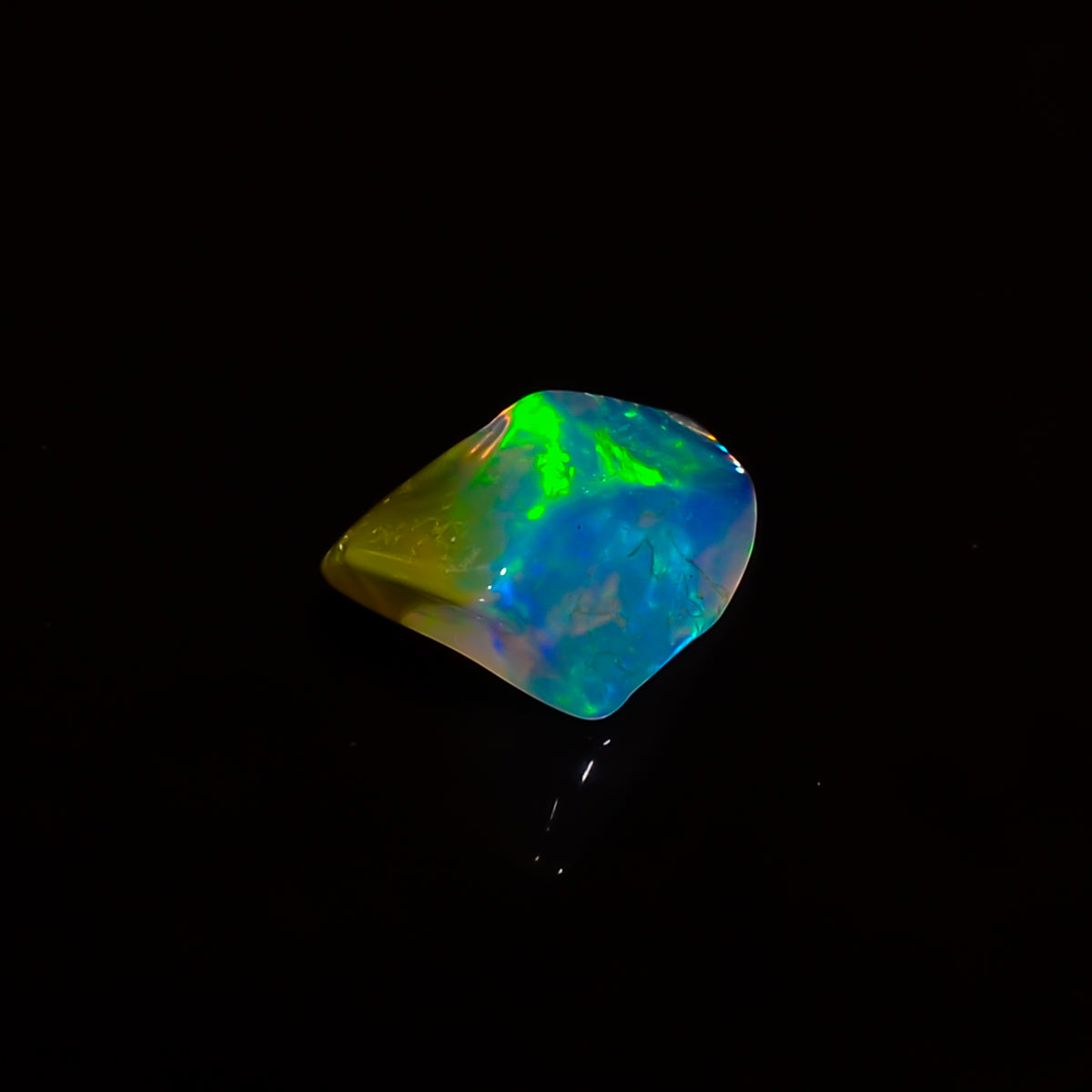 Outstanding Top Grade Quality 100% Natural Welo Fire White Ethiopian Opal Polished Rough Gemstone For Making Jewelry 10X6X5MM 1.5 Cts KR0742 Sunkarton