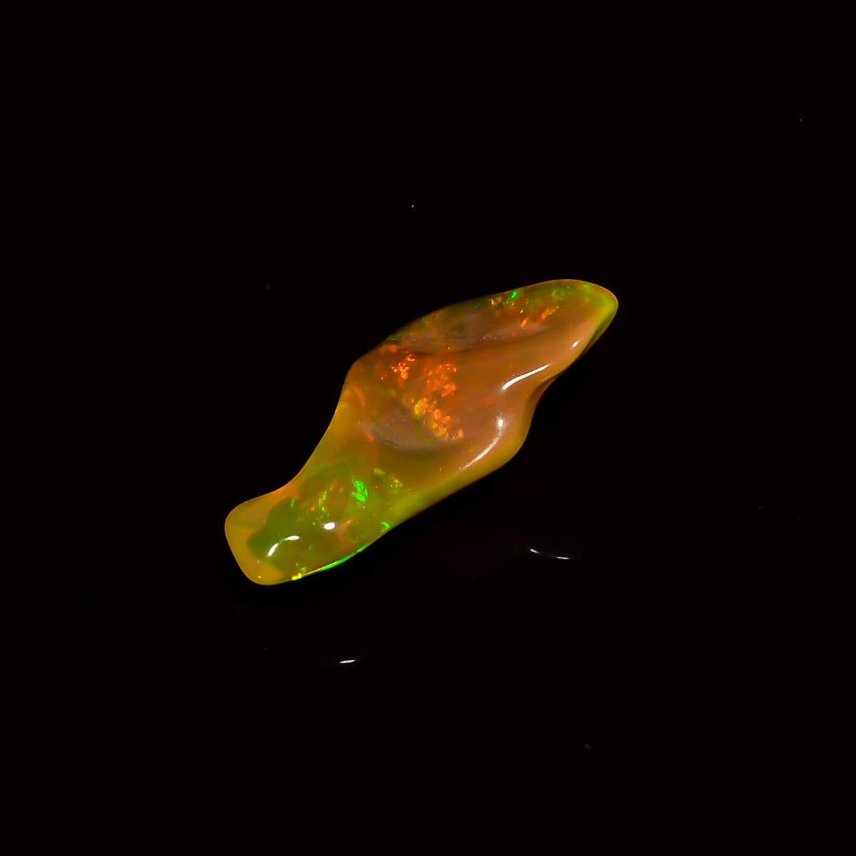 Classic Top Grade Quality 100% Natural Welo Fire Brown Ethiopian Opal Polished Rough Loose Gemstone For Making Jewelry 17X8X4MM 2 Cts KR0755 Sunkarton
