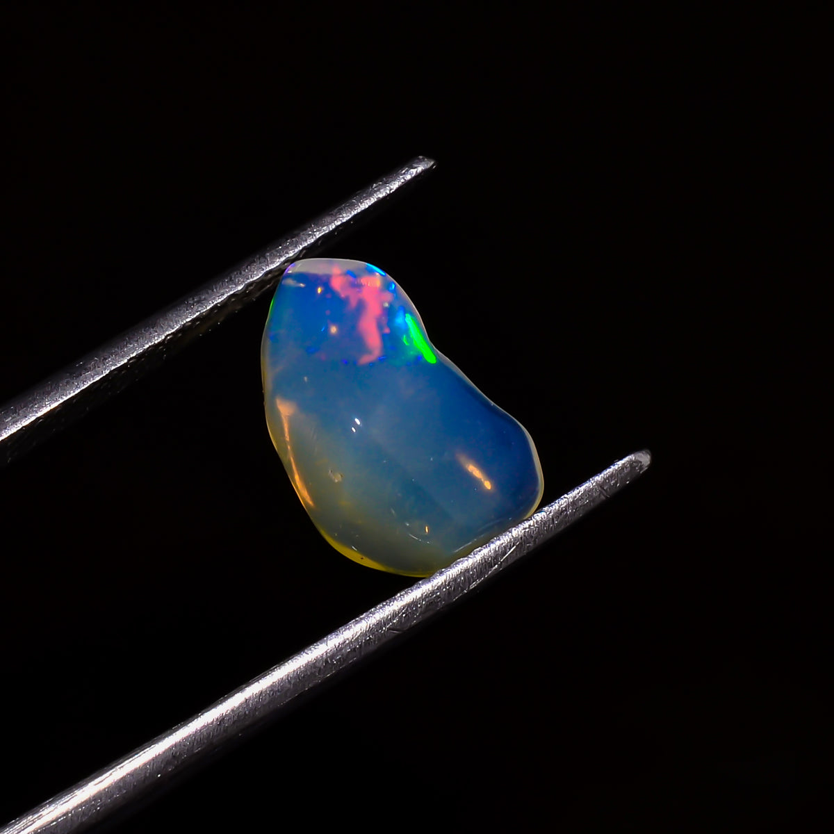 Superb Top Grade Quality 100% Natural Welo Fire White Ethiopian Opal Polished Rough Loose Gemstone For Making Jewelry 12X8X5MM 2 Cts KR07-69 Sunkarton