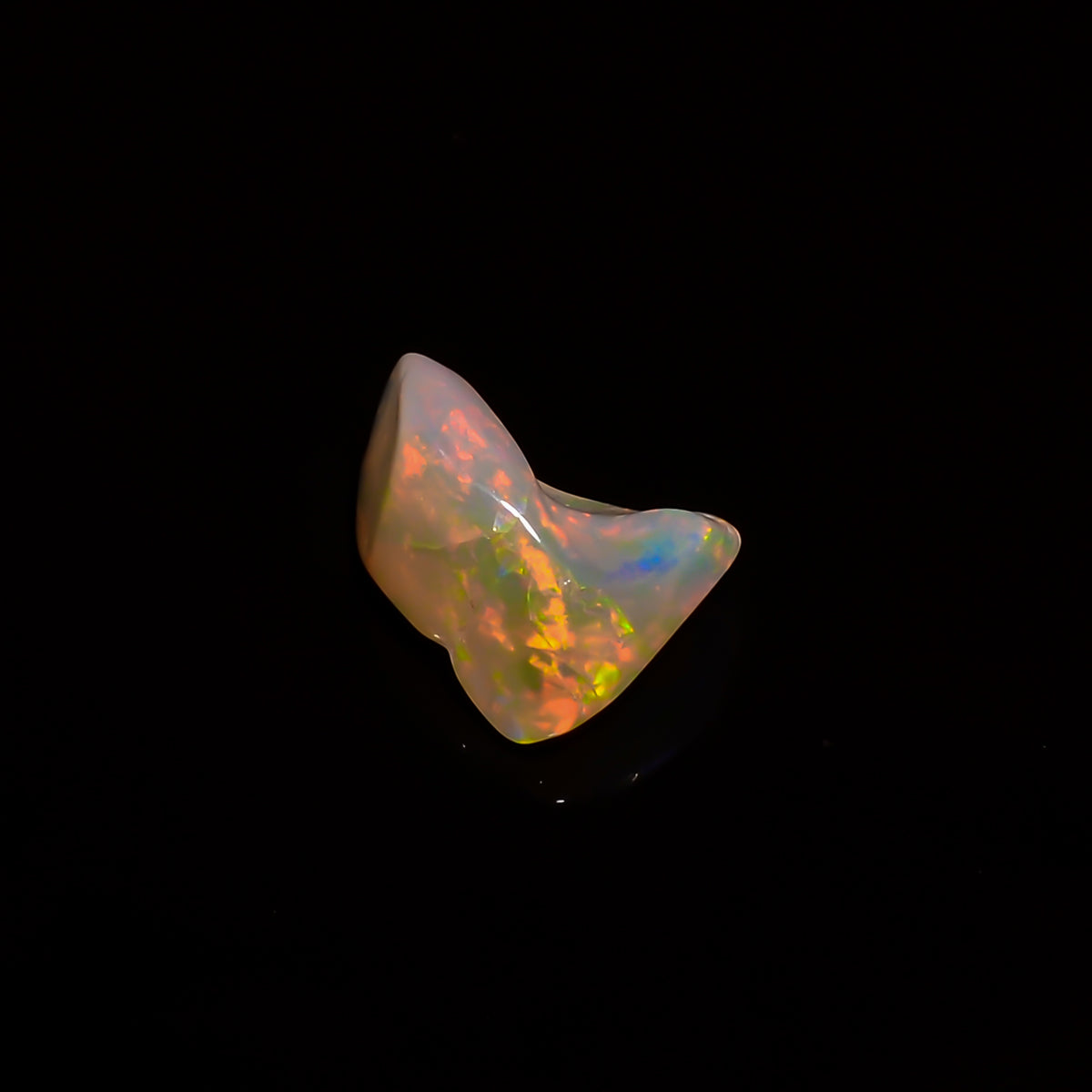 Amazing Top Grade Quality 100% Natural Welo Fire White Ethiopian Opal Polished Rough Loose Gemstone For Making Jewelry 11X8X7MM 2 Cts KR0776 Sunkarton