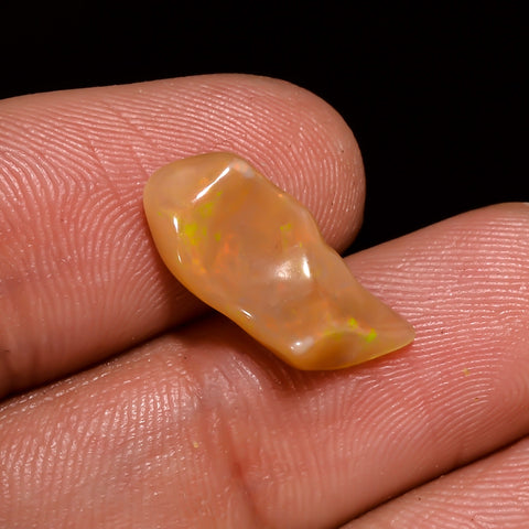 Beautiful Top Grade Quality 100% Natural Welo Fire White Ethiopian Opal Polished Rough Gemstone For Making Jewelry 14X8X6 MM 1.5 Cts KR07-79 Sunkarton