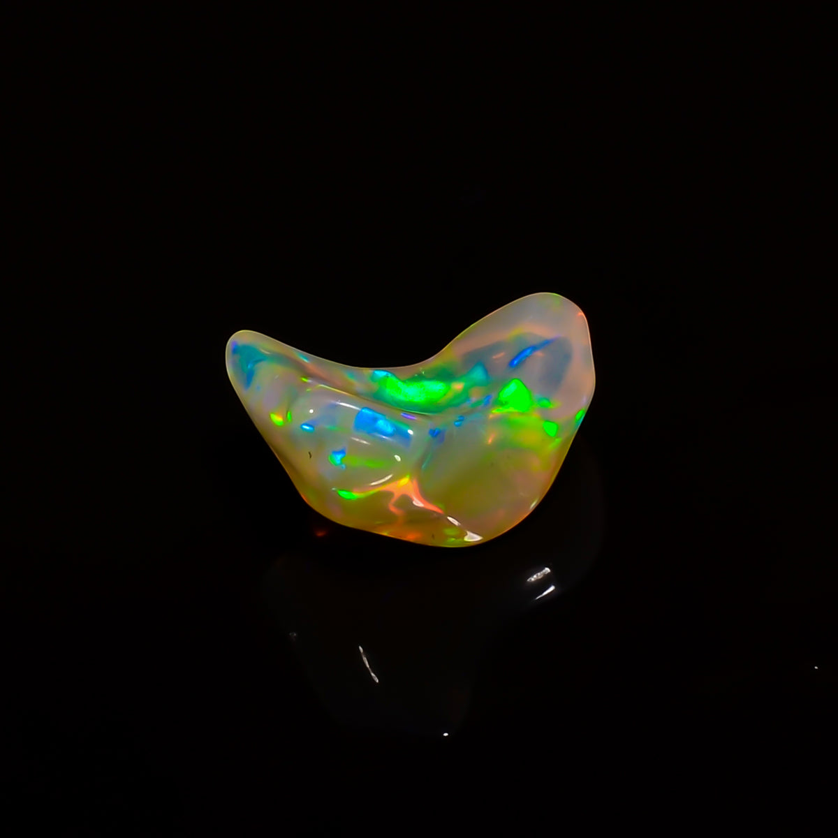 Mind Blowing Top Grade Quality 100% Natural Welo Fire White Ethiopian Opal Polished Rough Gemstone For Making Jewelry 13X8X7MM 3 Cts KR08-16 Sunkarton