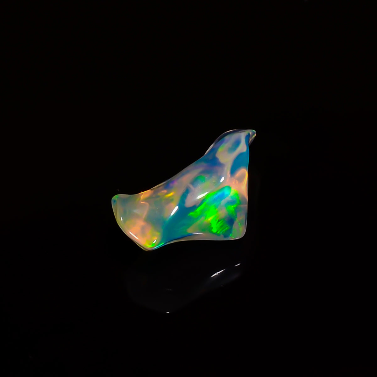 Attractive Top Grade Quality 100% Natural Welo Fire White Ethiopian Opal Polished Rough Gemstone For Making Jewelry 13X6X5MM 1.5 Cts KR08-27 Sunkarton