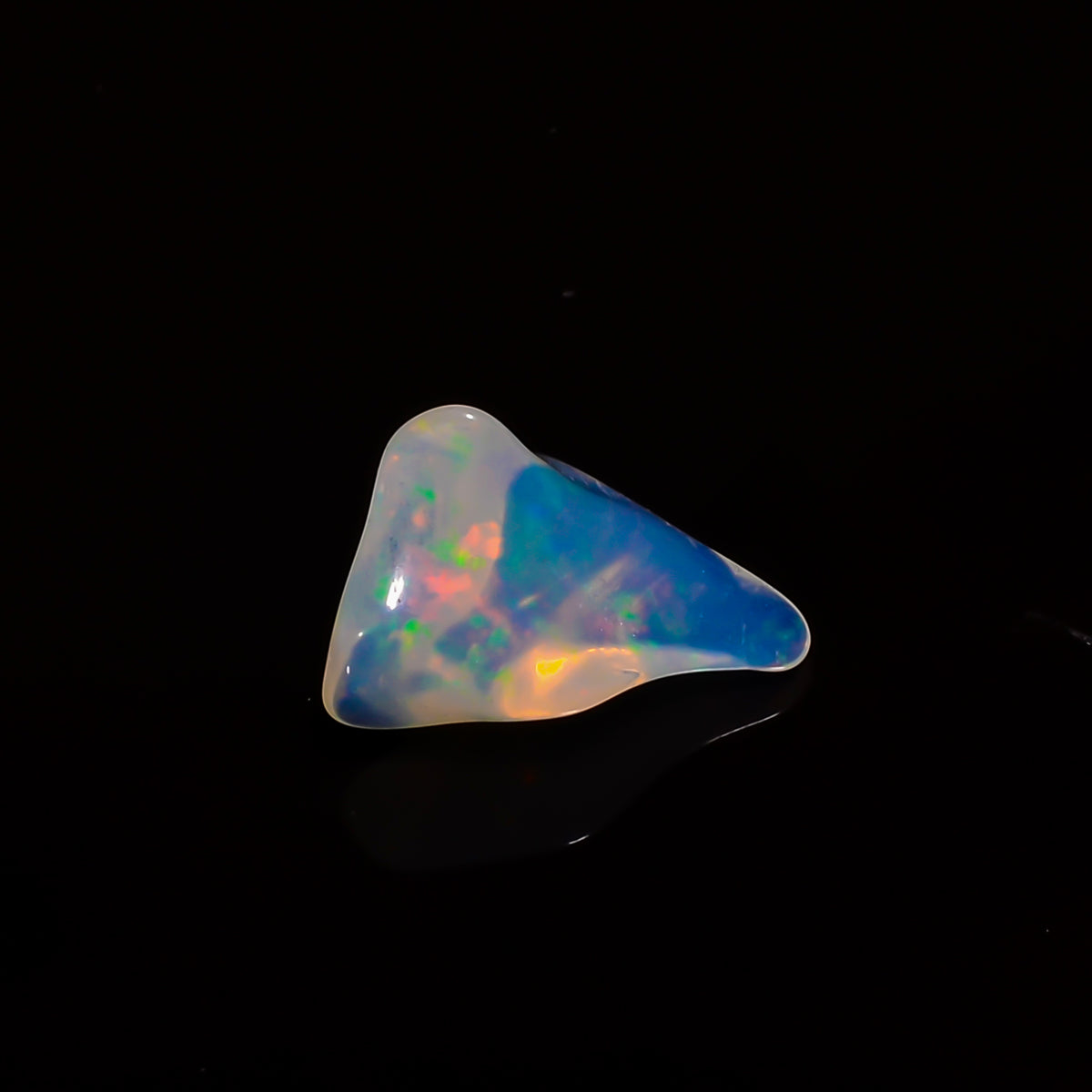 Beautiful Top Grade Quality 100% Natural Welo Fire White Ethiopian Opal Polished Rough Gemstone For Making Jewelry 13X8X5 MM 1.5 Cts KR08-29 Sunkarton