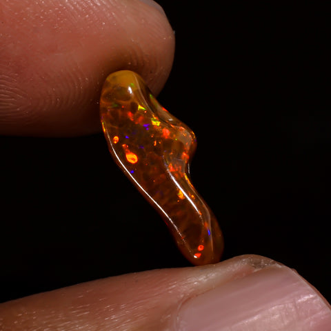 Marvellous Top Grade Quality 100% Natural Welo Fire Brown Ethiopian Opal Polished Rough Gemstone For Making Jewelry 15X5X4MM 1.5 Cts KR08-40 Sunkarton