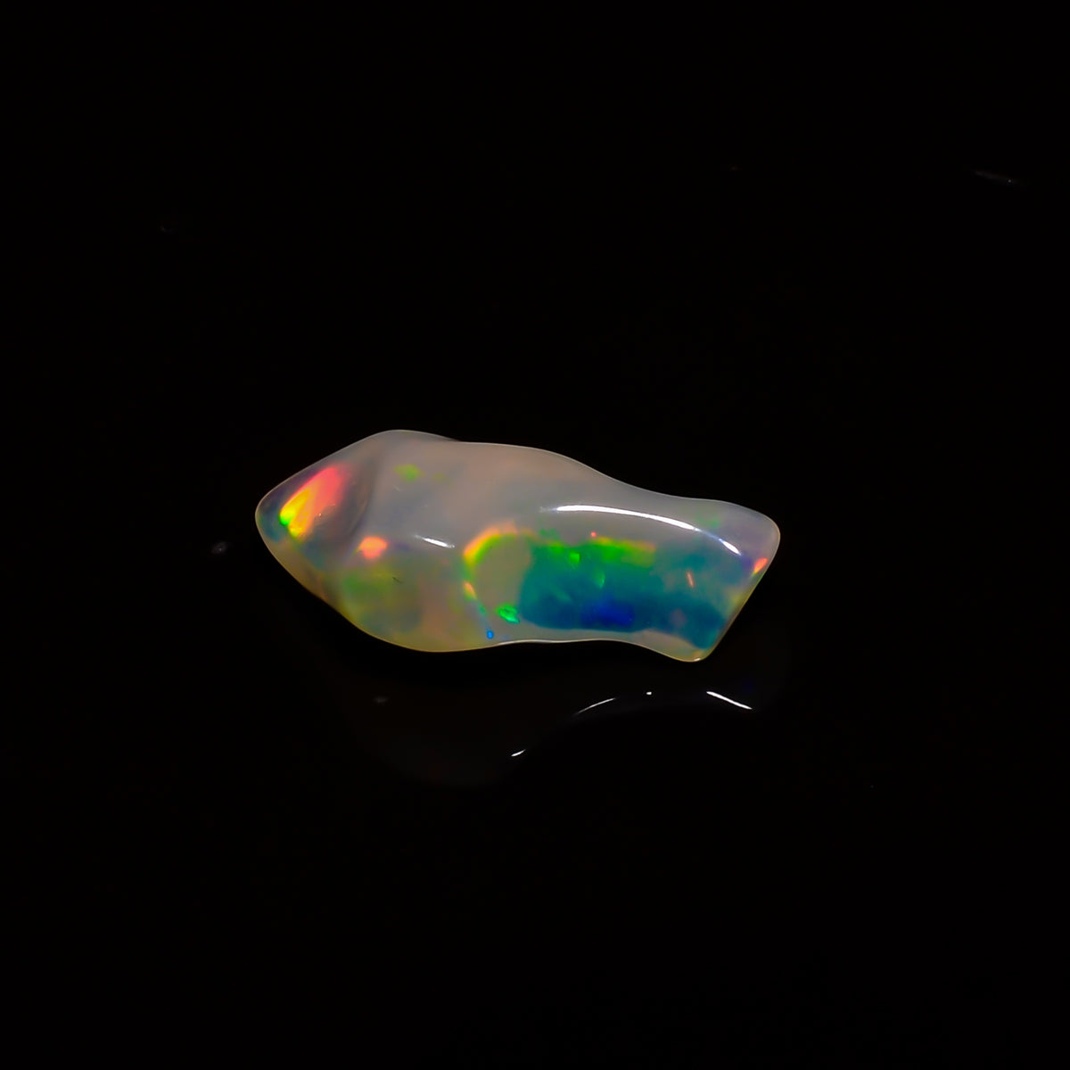 Elegant Top Grade Quality 100% Natural Welo Fire White Ethiopian Opal Polished Rough Loose Gemstone For Making Jewelry 18X7X6MM 3 Cts KR0859 Sunkarton