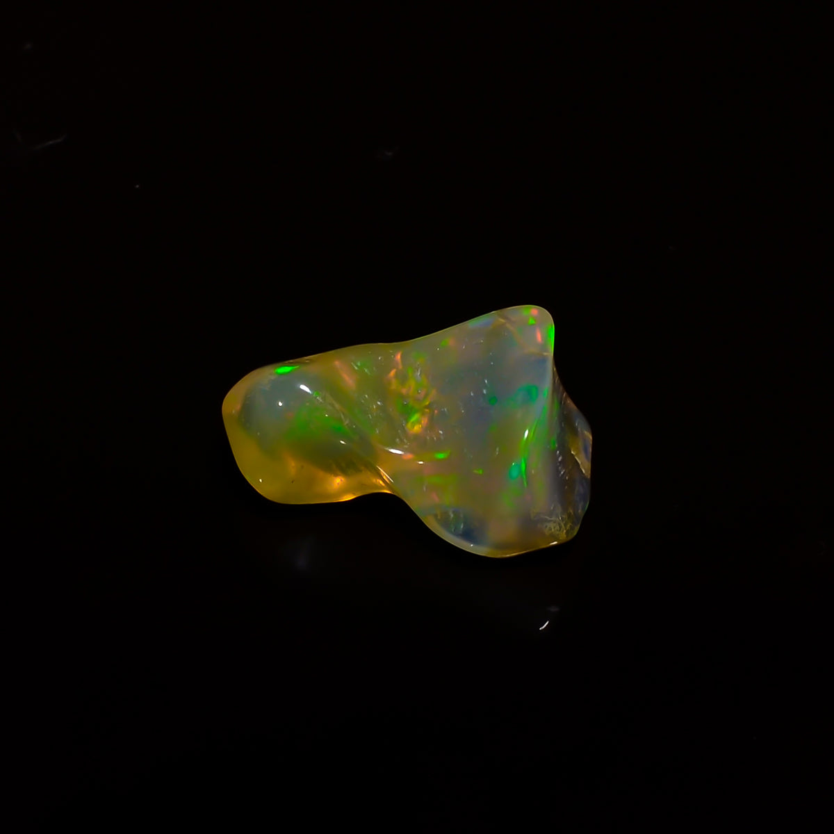 Supreme Top Grade Quality 100% Natural Welo Fire White Ethiopian Opal Polished Rough Loose Gemstone For Making Jewelry 13X8X5MM 3 Cts KR0871 Sunkarton