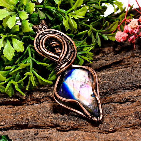 Elegant Top Grade Quality 100% Natural Labradorite Gemstone Shield Vintage Handmade Pure Copper Wire Wrapped Pendant 2.7